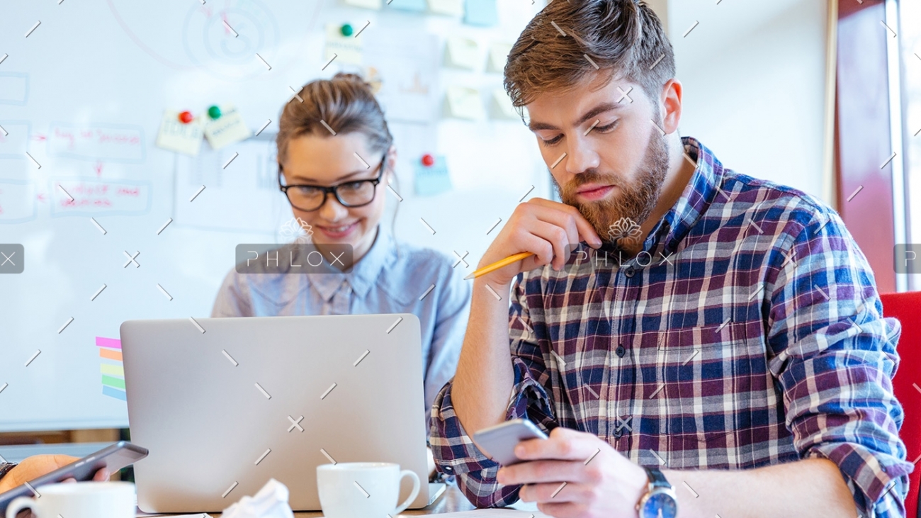 people-working-in-office-P3DBYE3